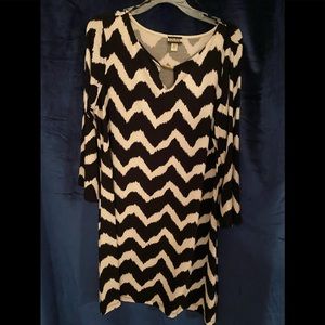 Hanni blk and wht chevron print